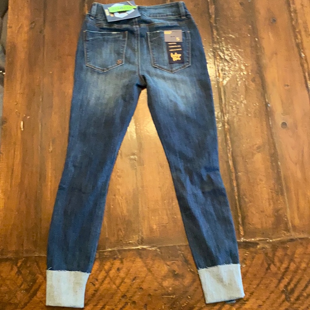 New w/Tags Indigo Rein,Ankle length,mid rise, narrow leg,above ankle jean.Size 5